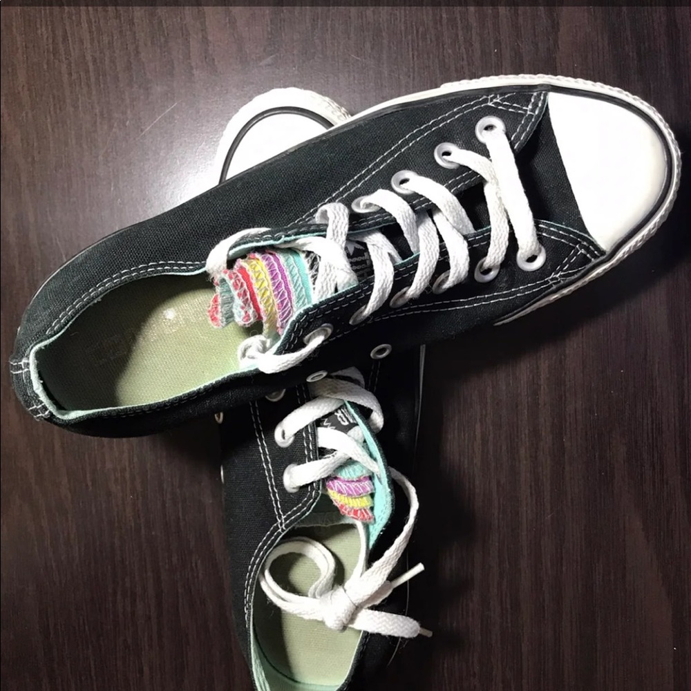Converses - Picture 6 of 7